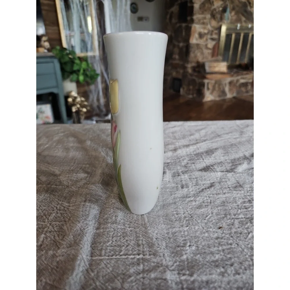 Vintage Raised Butterfly Tulip Bud Porcelain Vase Japan‎ 5.5 in